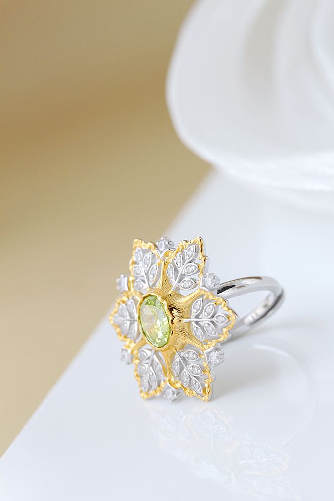 925 Sterling Silver Rings Inlaid Artificial Zircon Elegant Snowflake Shape Open Ring Lady National Style Jewelry Gift