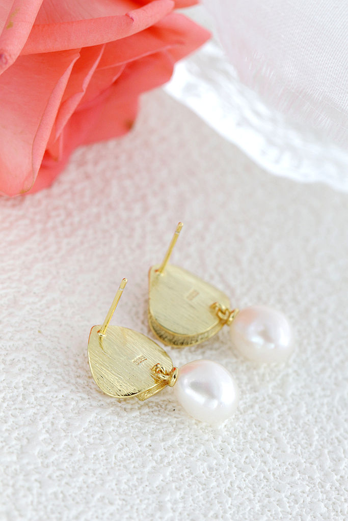 Classic Elegance 925 Sterling Silver Earring Inlaid Natural Baroque Pearl 18K Gold Plated Earrings Fashion Women Jewelry Gift