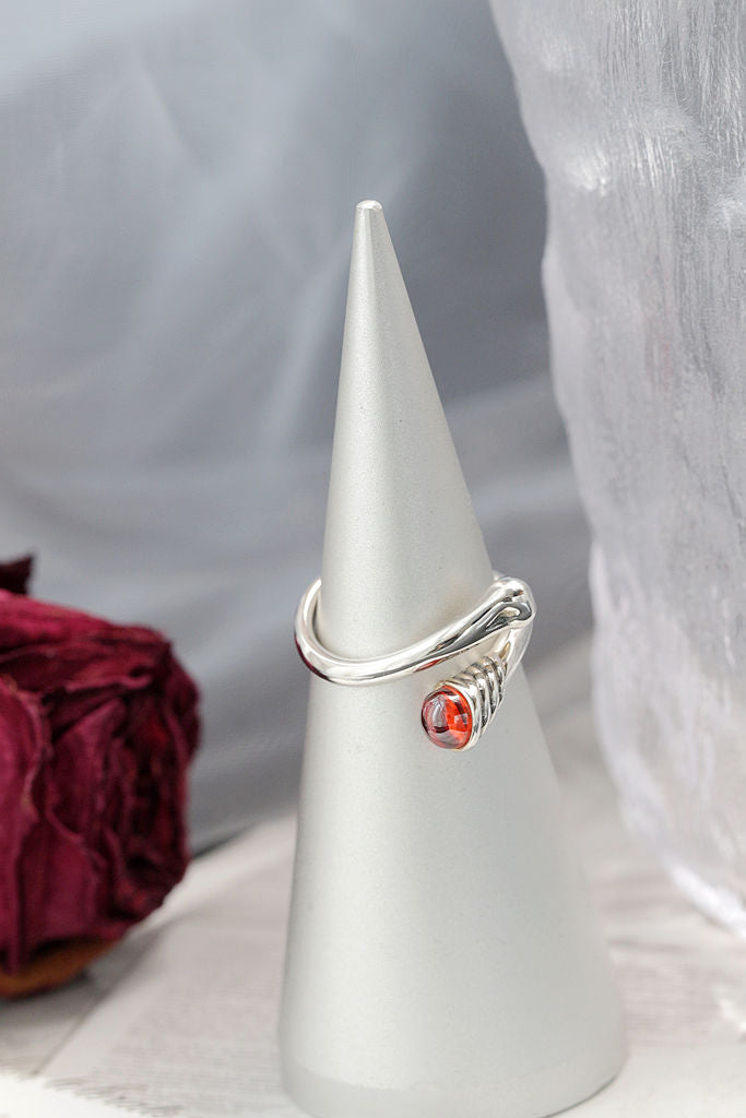 Classic Elegance 925 Sterling Silver Rings Inlaid Artificial Red Zircon Trendy Style Opening Adjustable Ring Women Jewelry Gift