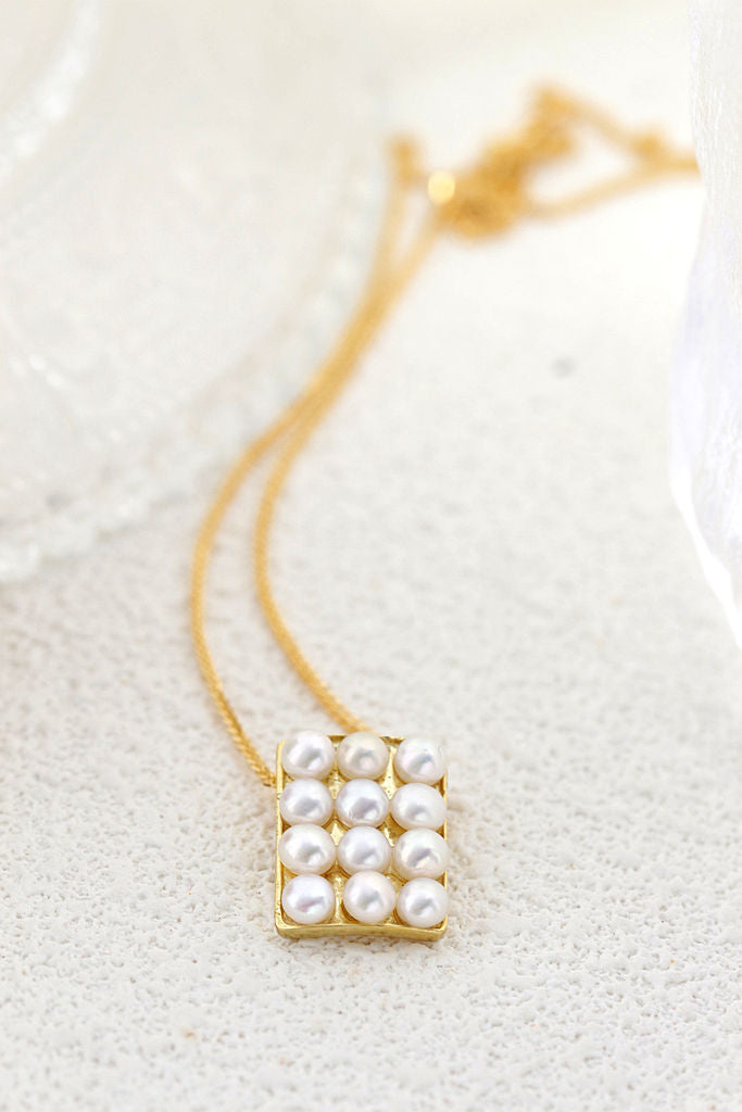Simple Yet Classic 925 Sterling Silver Pendant Inlaid Natural Freshwater Pearl Fashion18k Gold Plating Rectangle Pendant Jewelry