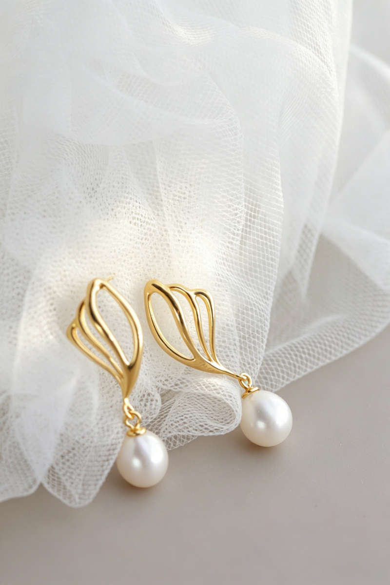 Women Fashion S925 Sterling Silver Dangle Earrings 24K Gold Plated Hollow Butterfly Wing Inlaid Natural Pearl Earring Daily Gift