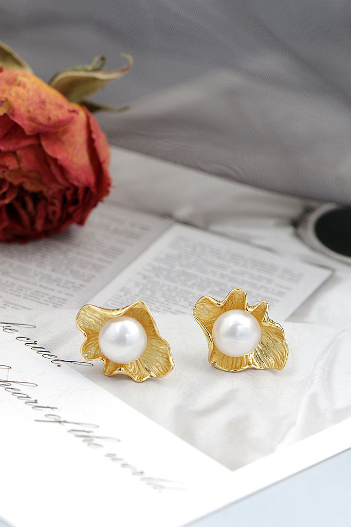 Authentic 925 Sterling Silver Floral Shape Earrings Inlaid Natural Freshwater Pearl Fashion Creative 18K Gold-Plated Earring