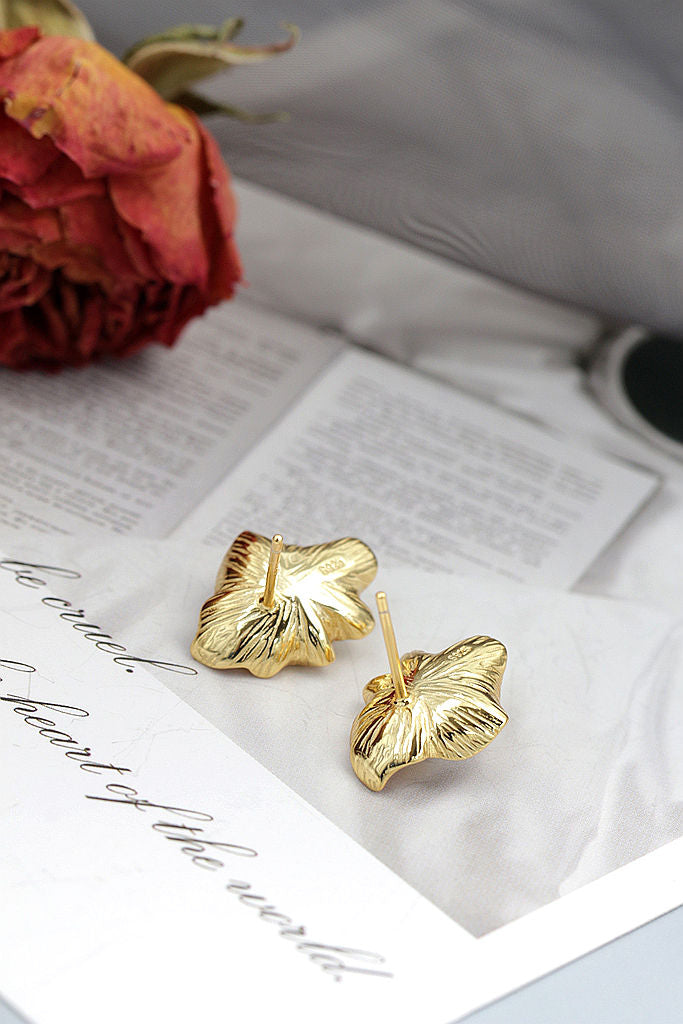 Authentic 925 Sterling Silver Floral Shape Earrings Inlaid Natural Freshwater Pearl Fashion Creative 18K Gold-Plated Earring