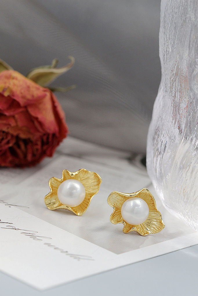 Authentic 925 Sterling Silver Floral Shape Earrings Inlaid Natural Freshwater Pearl Fashion Creative 18K Gold-Plated Earring