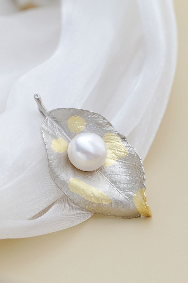 Authentic 925 Sterling Silver Brooch Lady Trendy Creative Leaf Inlaid Natural Freshwater Pearl High Quality Trendy Style Jewelry