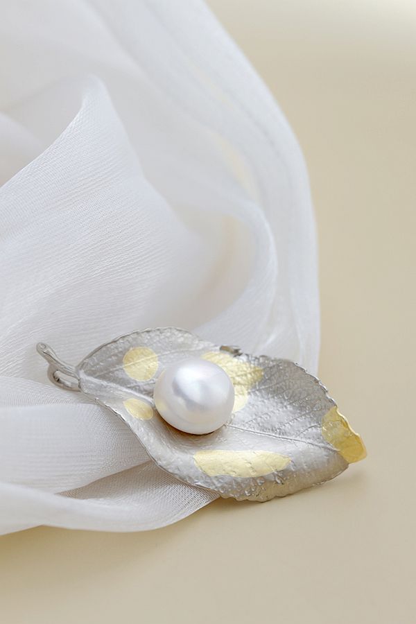 Authentic 925 Sterling Silver Brooch Lady Trendy Creative Leaf Inlaid Natural Freshwater Pearl High Quality Trendy Style Jewelry