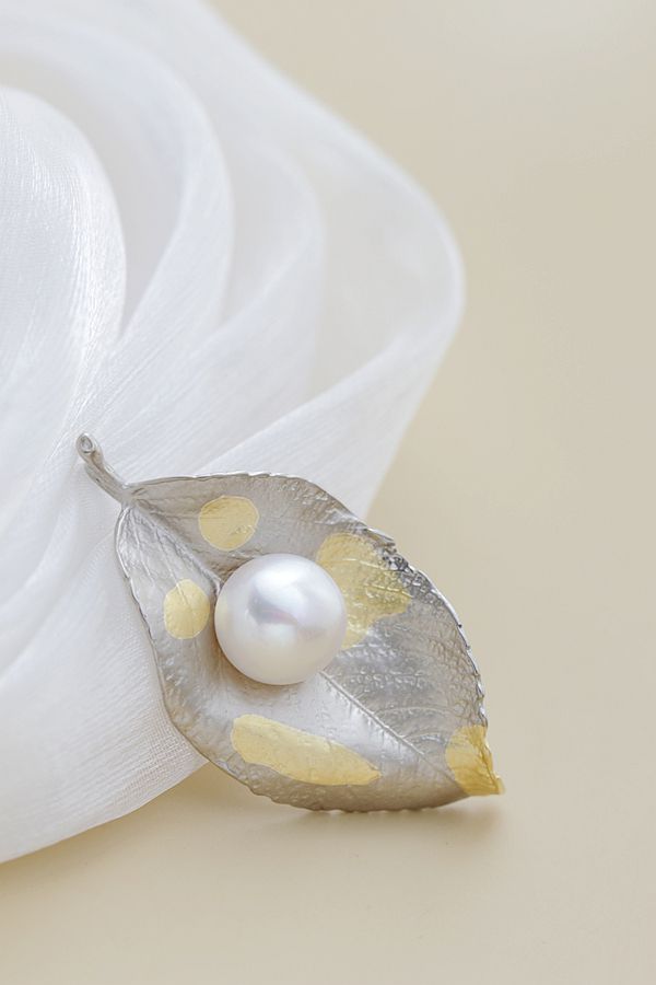 Authentic 925 Sterling Silver Brooch Lady Trendy Creative Leaf Inlaid Natural Freshwater Pearl High Quality Trendy Style Jewelry