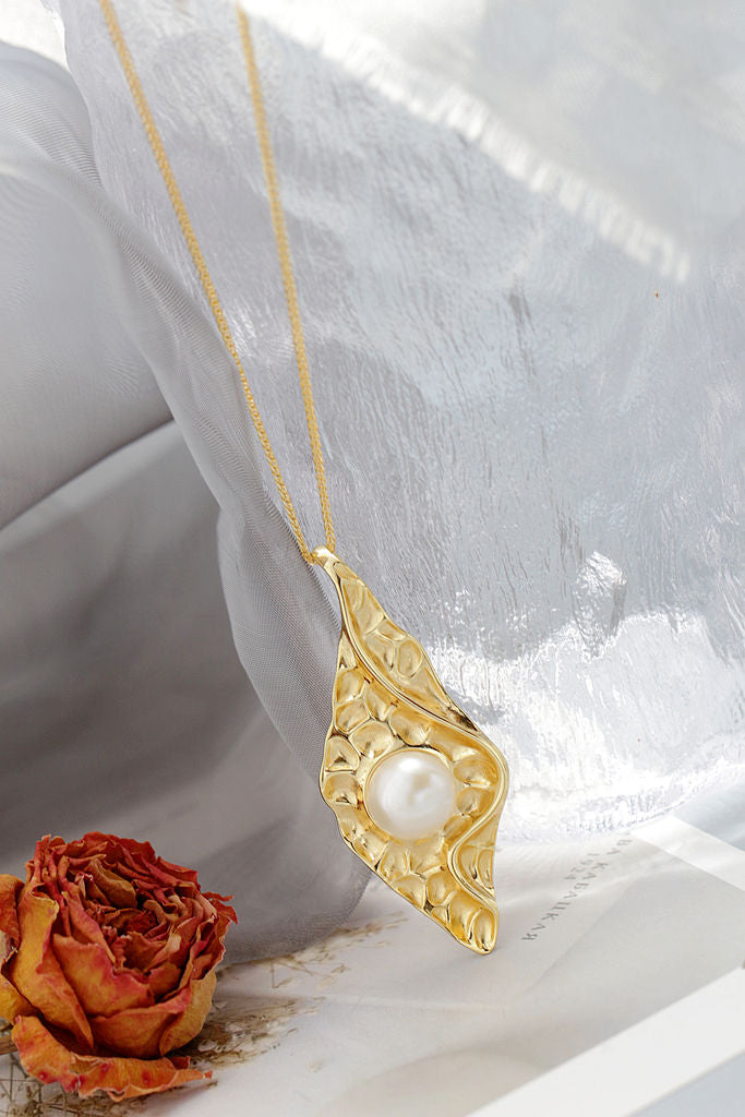 925 Sterling Silver Pendant Nature's Leaves Inlaid Natural Freshwater Pearl 18K Gold Plated Pendant Classical Charm Style