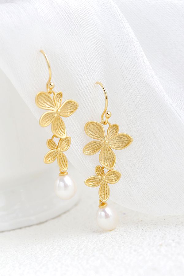 Authentic 925 Sterling Silver Earrings Women Fashion Creative Inlaid Natural Freshwater Pearl 18K Gold Plated Petal Earring