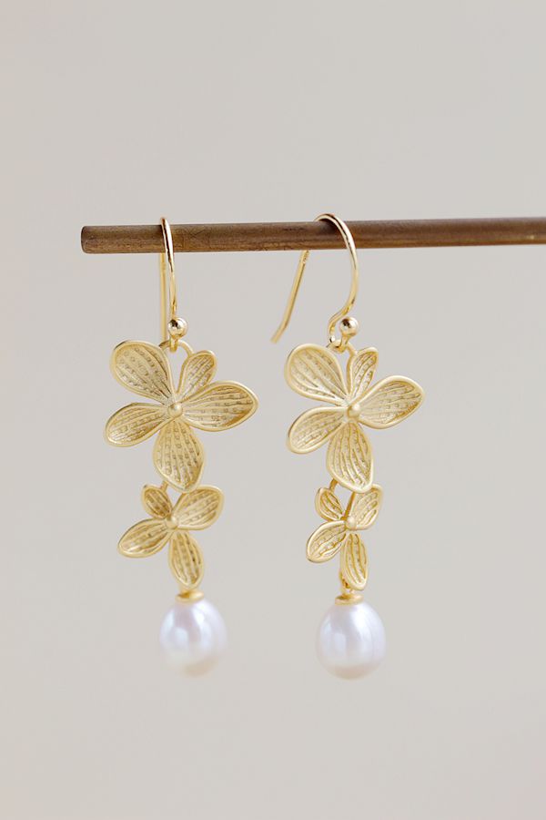 Authentic 925 Sterling Silver Earrings Women Fashion Creative Inlaid Natural Freshwater Pearl 18K Gold Plated Petal Earring
