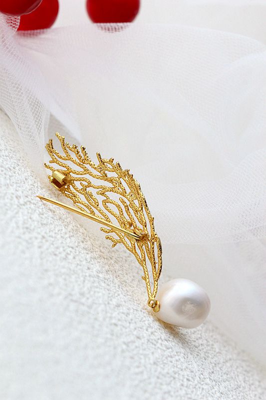 18K Gold Plated Coral Pattern Brooch Inlaid Natural Baroque Freshwater Pearl Fashion Creative 925 Sterling Silver Brooch