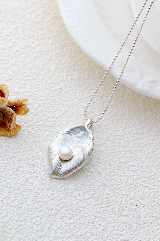 Authentic 925 Sterling Silver Pendant Creative Leaf Inlaid Natural Freshwater Pearl Pendants Trendy Style Women Jewelry Gift