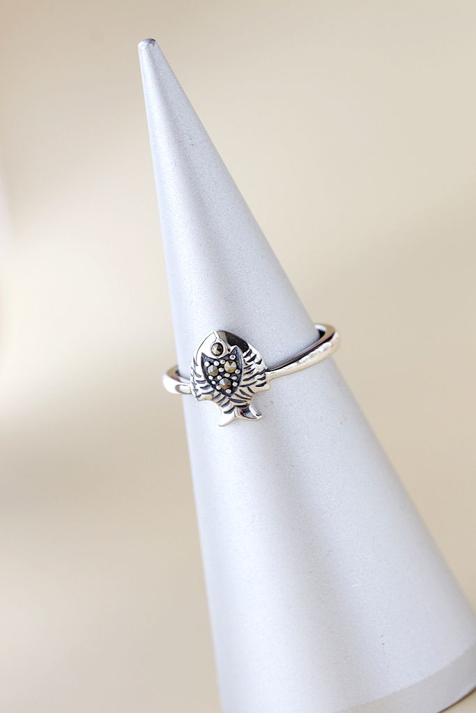 925 Sterling Silver Small Fish Ring Lady Retro Style Thai Silver Inlaid Marcasite Ring Concise Trendy Jewelry Gift