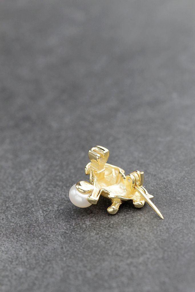 925 Sterling Silver Brooch 18K Gold Plated Little Shar-Pei Dog Inlaid Natural Freshwater Pearl Trendy Quality Jewelry