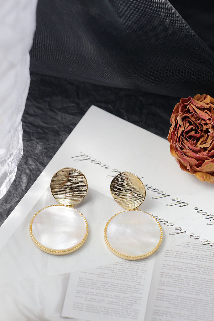 Inlaid Natural Pearl Shellfish 18K Gold Plated Earring 925 Sterling Silver Circular Earring Elegance Female Fashion Jewelry Gift