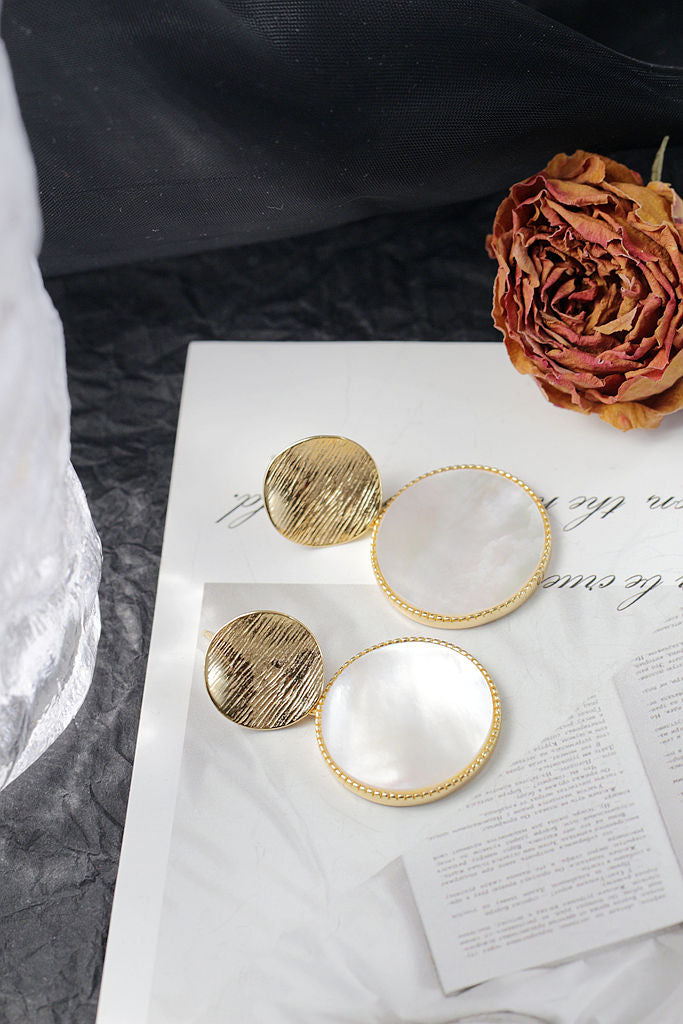 Inlaid Natural Pearl Shellfish 18K Gold Plated Earring 925 Sterling Silver Circular Earring Elegance Female Fashion Jewelry Gift