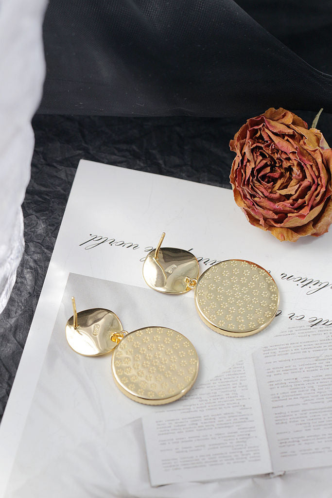 Inlaid Natural Pearl Shellfish 18K Gold Plated Earring 925 Sterling Silver Circular Earring Elegance Female Fashion Jewelry Gift