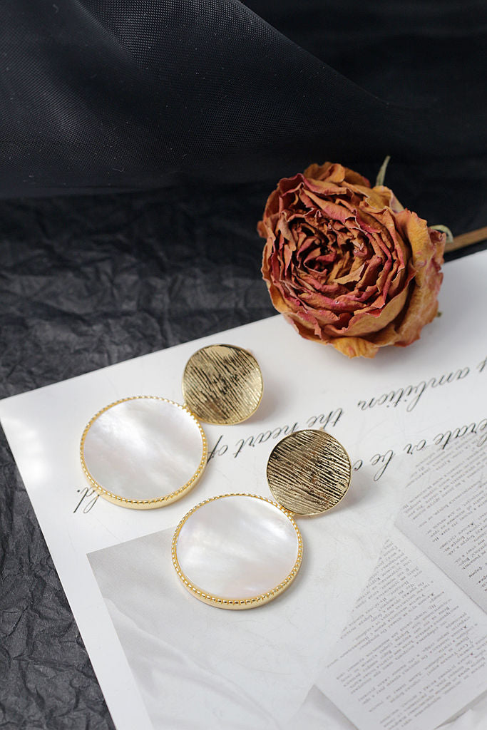 Inlaid Natural Pearl Shellfish 18K Gold Plated Earring 925 Sterling Silver Circular Earring Elegance Female Fashion Jewelry Gift