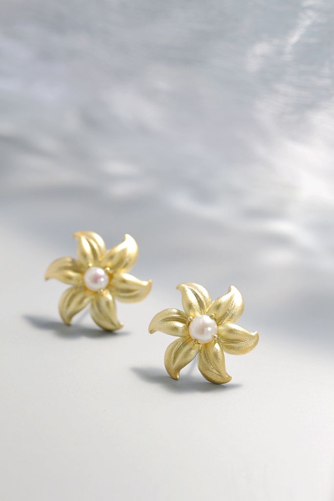 925 Sterling Silver Earring Fashion Petal Inlaid Natural Freshwater Pearl 18K Gold Plated Earring
