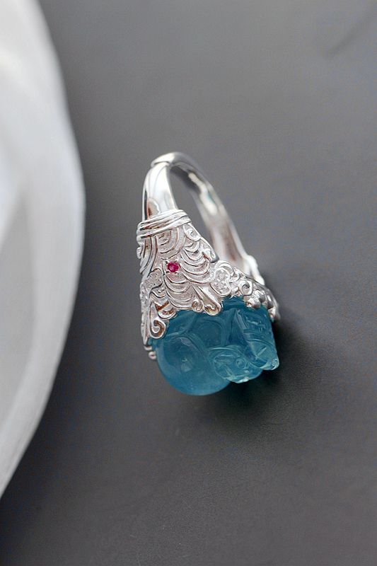 925 Sterling Silver Retro Style Ring Inlaid Natural Aquamarine Carved Into The Image of Pi Xiu From Chinese Mythology