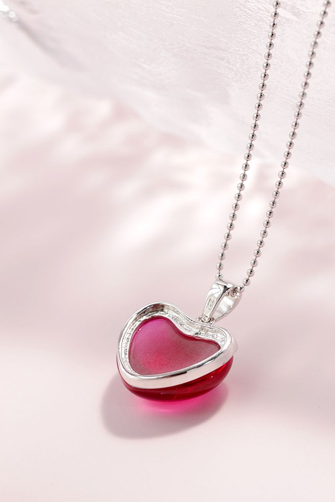 925 Sterling Silver Pendant Inlaid Artificial Ruby Fashion Heart Shaped Pendant
