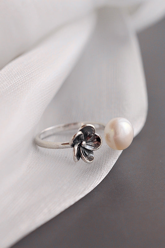 925 Sterling Silver Ring Hand-set Natural Freshwater Pearl Do Old Small Flowers ladies Simple And Small Opening Ring
