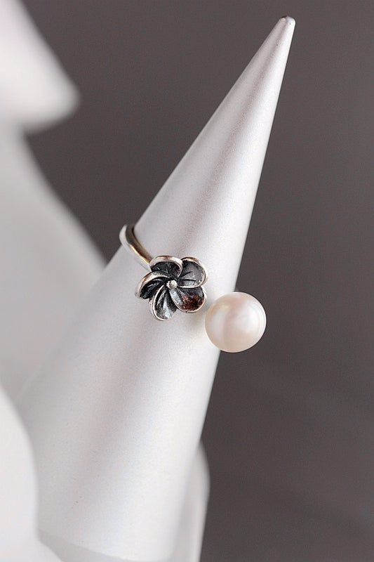 925 Sterling Silver Ring Hand-set Natural Freshwater Pearl Do Old Small Flowers ladies Simple And Small Opening Ring