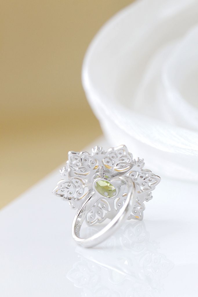 925 Sterling Silver Rings Inlaid Artificial Zircon Elegant Snowflake Shape Open Ring Lady National Style Jewelry Gift