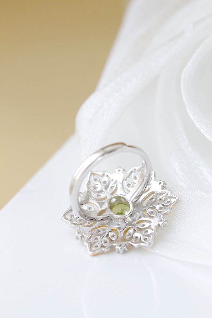 925 Sterling Silver Rings Inlaid Artificial Zircon Elegant Snowflake Shape Open Ring Lady National Style Jewelry Gift