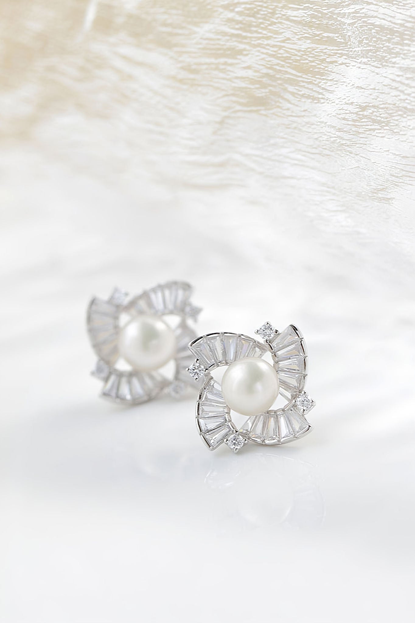 Inlaid Natural Freshwater Pearl 925 Sterling Silver Earstuds Fashion Rhinestone Lady Earrings