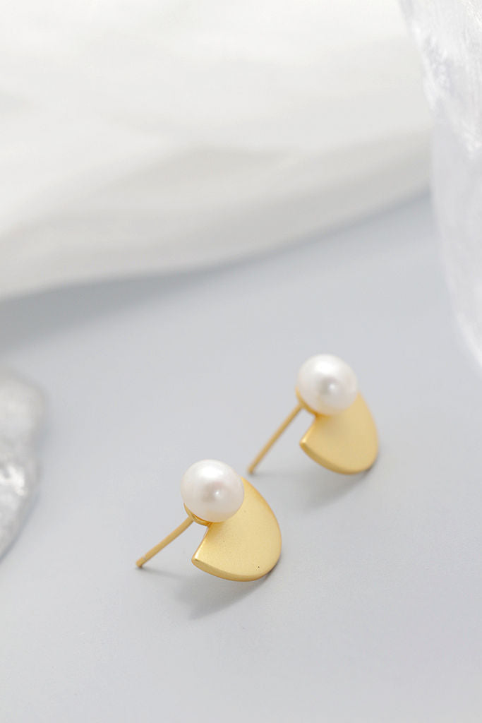 925 Sterling Silver Earring Inlaid Natural Freshwater Pearl Fashion Creative Semi-Circle 18K Antique Gold Plating Earring