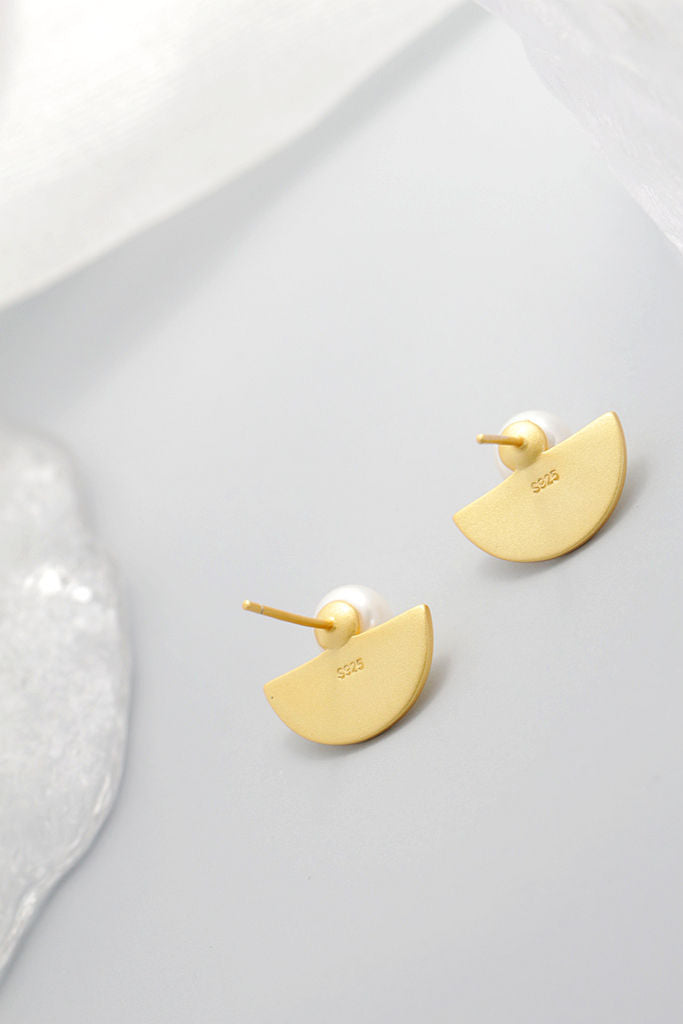 925 Sterling Silver Earring Inlaid Natural Freshwater Pearl Fashion Creative Semi-Circle 18K Antique Gold Plating Earring