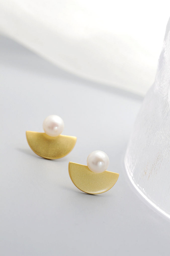 925 Sterling Silver Earring Inlaid Natural Freshwater Pearl Fashion Creative Semi-Circle 18K Antique Gold Plating Earring