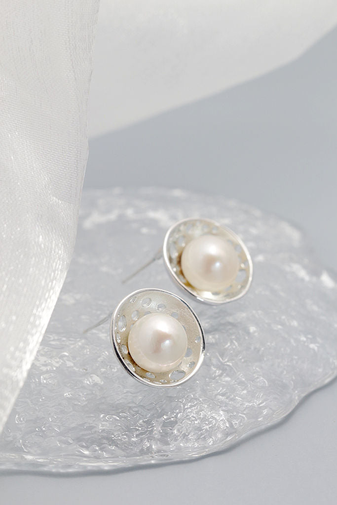 Authentic 925 Sterling Silver Earstuds Inlaid Natural Freshwater Pearl Gentle Graceful Circular Shape Earring Jewelry Gift