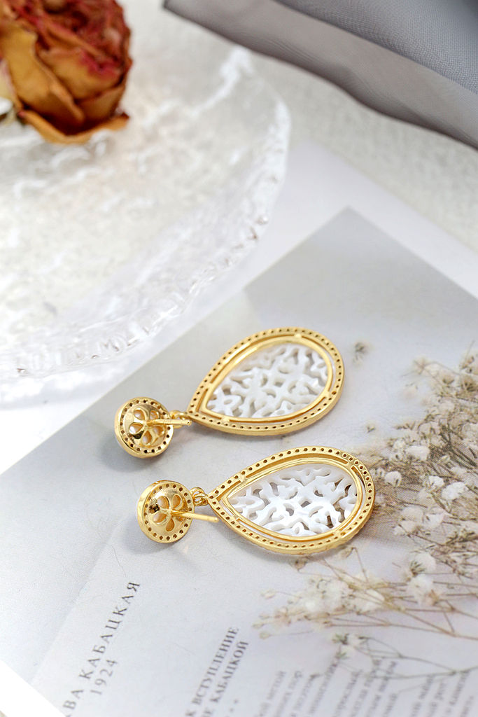 Inlaid Natural White Shell and Pearl 18K Gold Plated Earrings Carved Vintage Style Elegant Fashion 925 Sterling Silver Earring