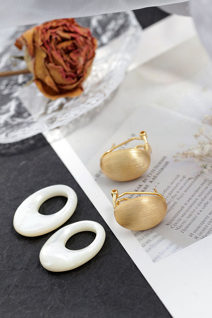 Elegance and Versatility Natural Pearl Shellfish 925 Sterling Silver Earring Fashion 18K Gold Plated Earring Female Jewelry Gift