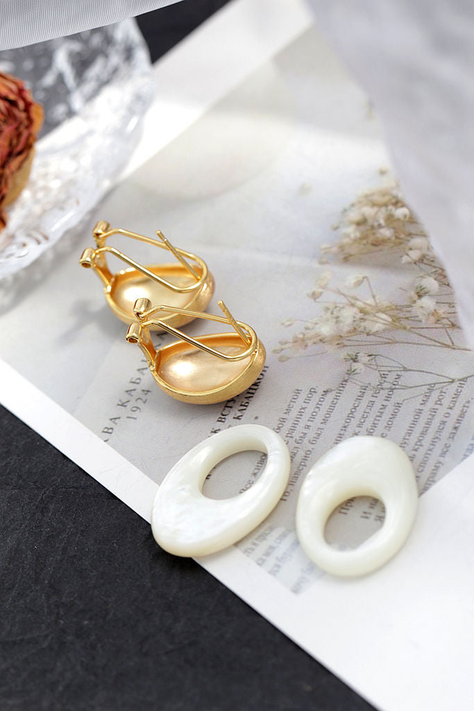 Elegance and Versatility Natural Pearl Shellfish 925 Sterling Silver Earring Fashion 18K Gold Plated Earring Female Jewelry Gift