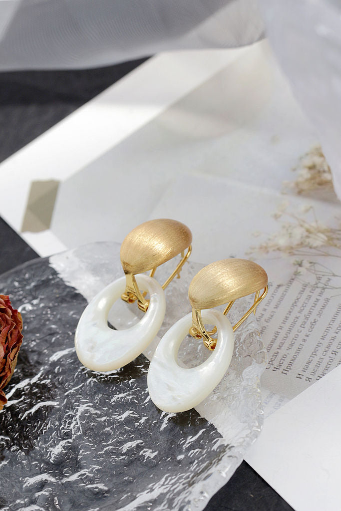 Elegance and Versatility Natural Pearl Shellfish 925 Sterling Silver Earring Fashion 18K Gold Plated Earring Female Jewelry Gift