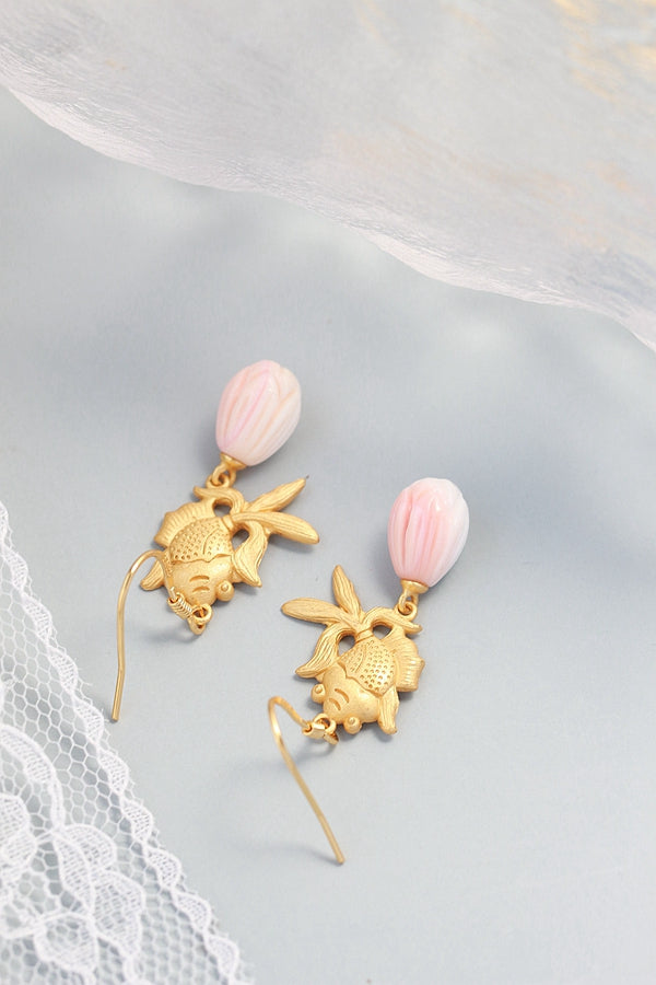 Inlaid Natural Pink Shellfish 925 Sterling Silver Earring Creative 18K Gold Plated Little Goldfish Earring Female Jewelry Gift