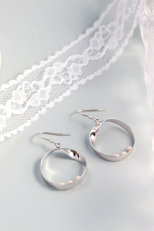 925 Sterling Silver Earring Inlaid Natural Freshwater Pearl Classic Fashion Circular Earring