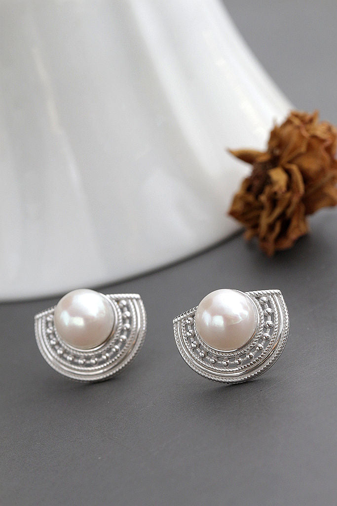 Authentic 925 Sterling Silver Earstuds Hollowed-Out Floral Pattern Inlaid Natural Pearl Semi-Circular Gentle Graceful Earring