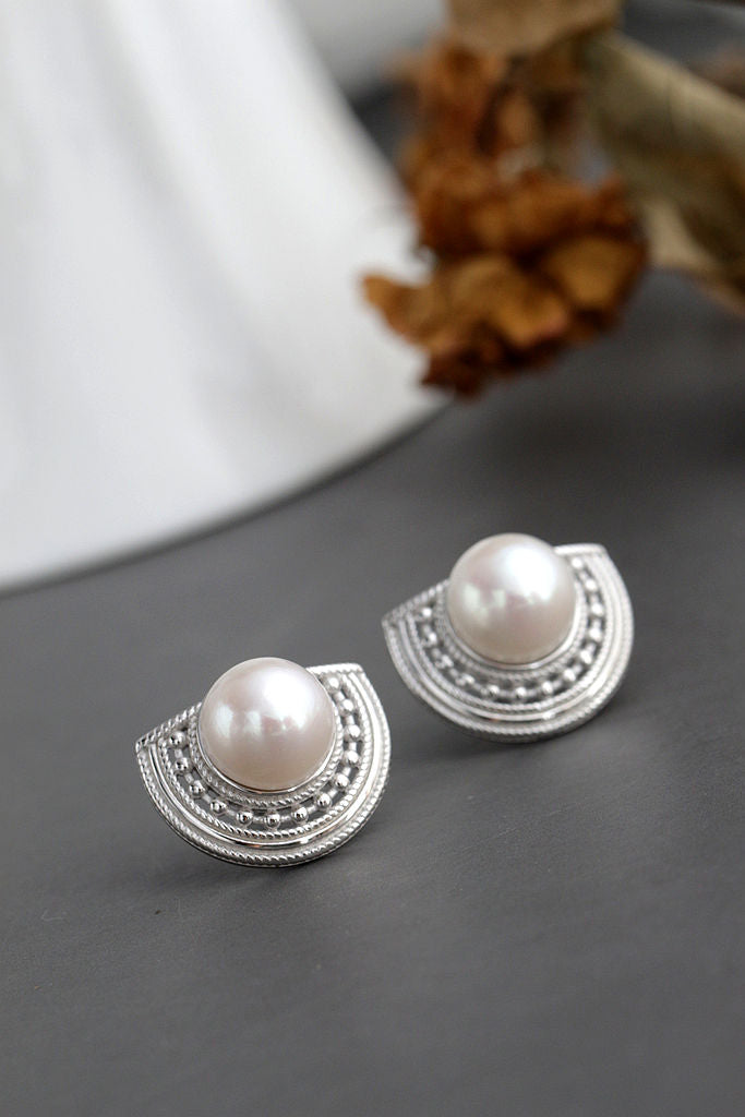 Authentic 925 Sterling Silver Earstuds Hollowed-Out Floral Pattern Inlaid Natural Pearl Semi-Circular Gentle Graceful Earring