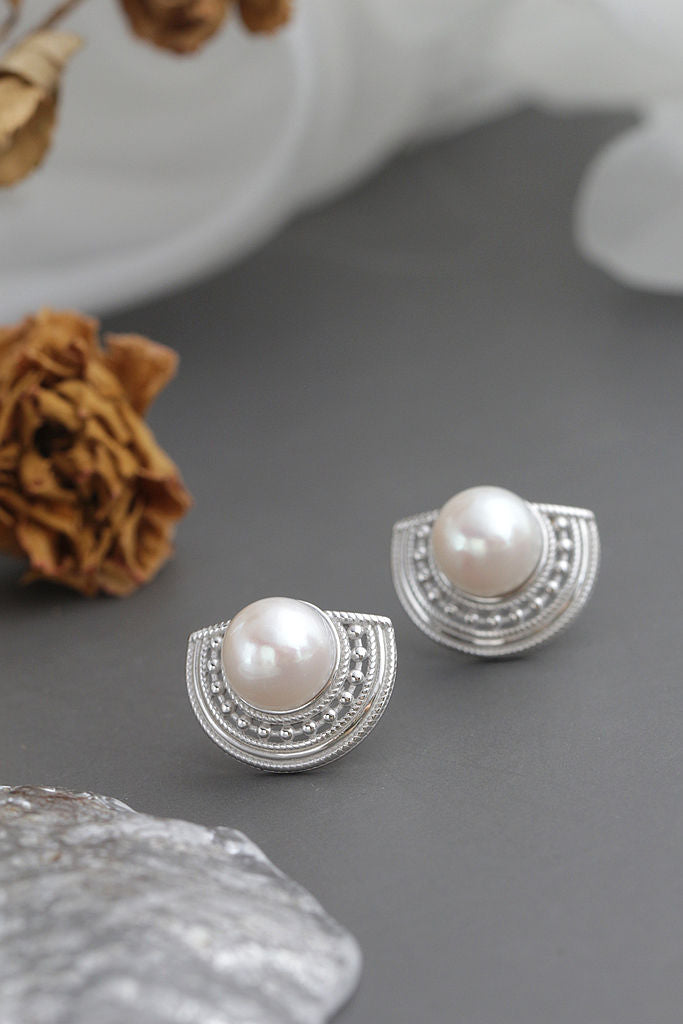 Authentic 925 Sterling Silver Earstuds Hollowed-Out Floral Pattern Inlaid Natural Pearl Semi-Circular Gentle Graceful Earring