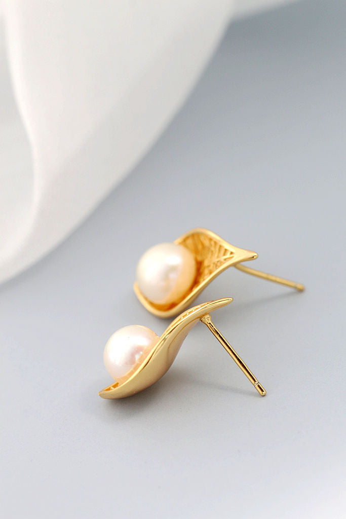 Authentic 925 Sterling Silver Earring Inlaid Natural Freshwater Pearl 18K Gold Plated Delicate leaf Earring Fashion Elegance