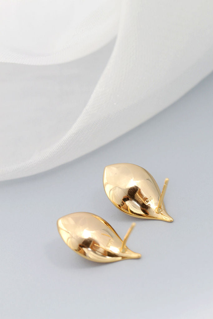 Authentic 925 Sterling Silver Earring Inlaid Natural Freshwater Pearl 18K Gold Plated Delicate leaf Earring Fashion Elegance