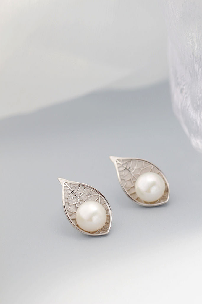 Authentic 925 Sterling Silver Earring Inlaid Natural Freshwater Pearl Delicate leaf Earring Fashion Elegance Jewelry Gift