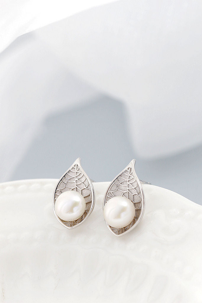 Authentic 925 Sterling Silver Earring Inlaid Natural Freshwater Pearl Delicate leaf Earring Fashion Elegance Jewelry Gift
