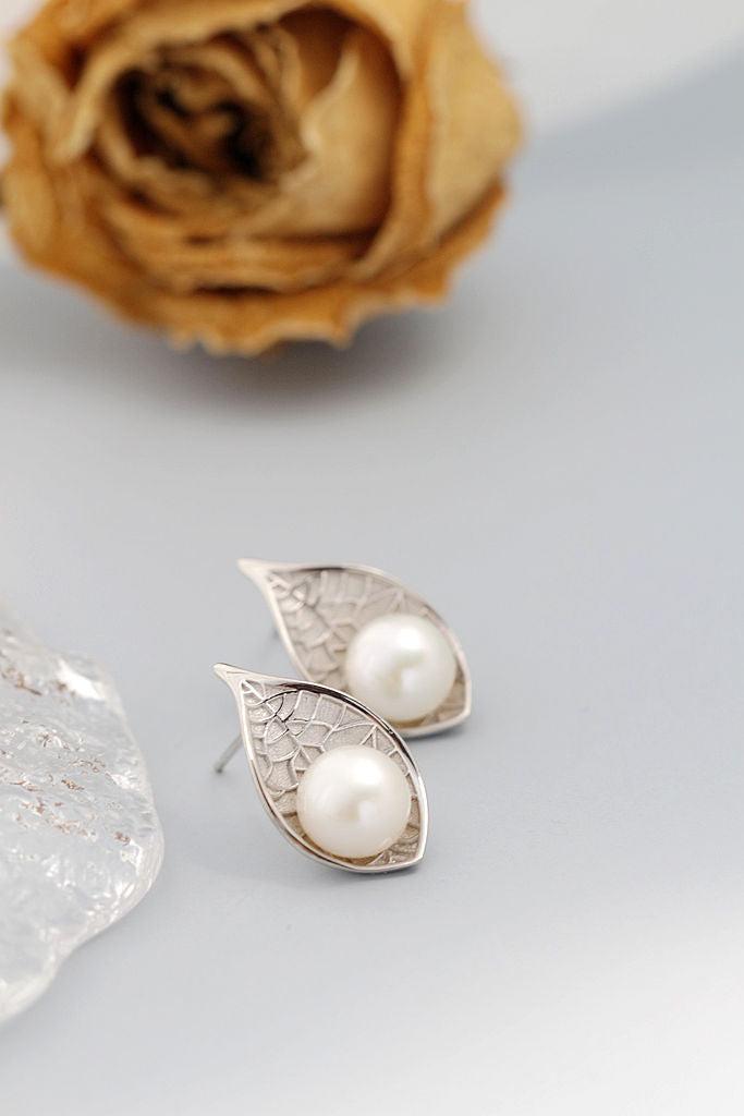 Authentic 925 Sterling Silver Earring Inlaid Natural Freshwater Pearl Delicate leaf Earring Fashion Elegance Jewelry Gift