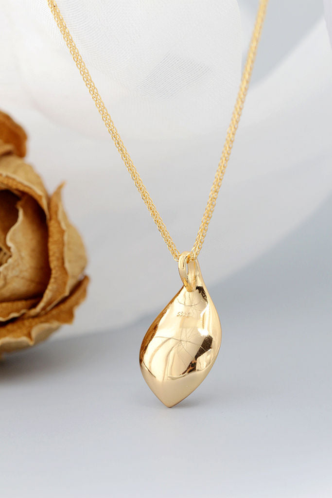 Fashionable Elements Beauty Natural Leaves 925 Sterling Silver Pendants Inlaid Natural Freshwater Pearl 18K Gold Plated Pendant