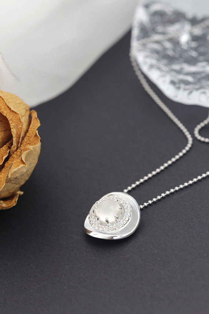 Authentic 925 Sterling Silver Ornament Inlaid Natural Moonstone Pendant Lady Creative New Trendy Wedding Party Fine Jewelr